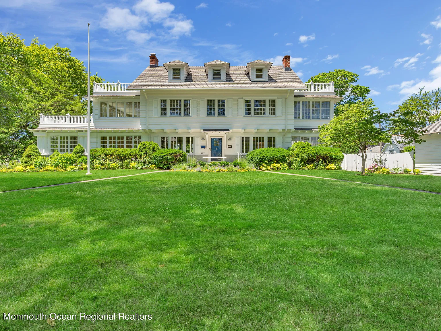 7 bed, 4.5 bath, $25,000 — Photo 1