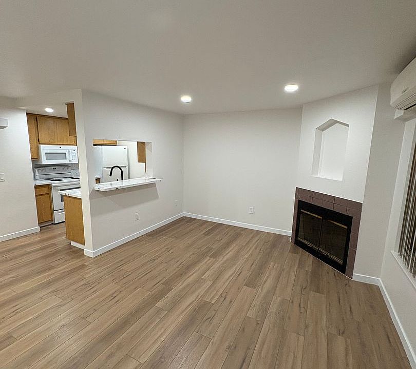 1st image of 2833 Cadiz St APT 4