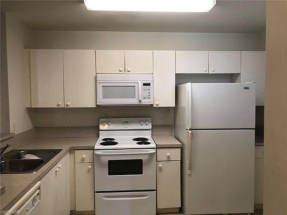 4th image of 4281 Bellasol Cir APT 2313