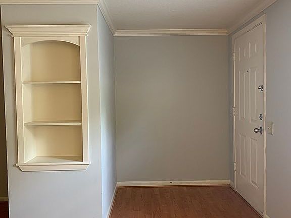 Shelf nook in living room 