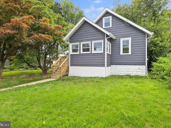 865 N Read Ave, Runnemede, NJ 08078
