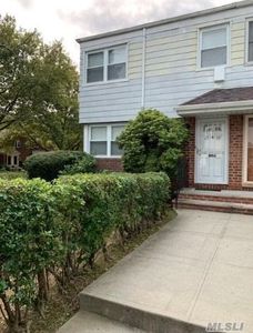 67-60 211th St, Oakland Gardens, NY, 11364