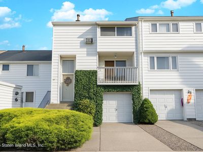 38 Beekman Cir, Staten Island, NY, 10312