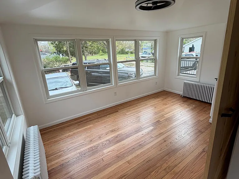 226 Gillette Ave — Photo 8