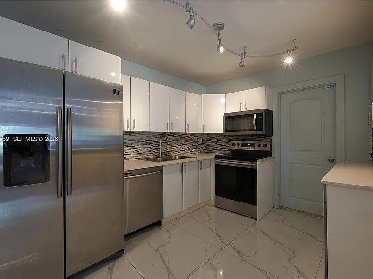 7304 McKinley St — Photo 5