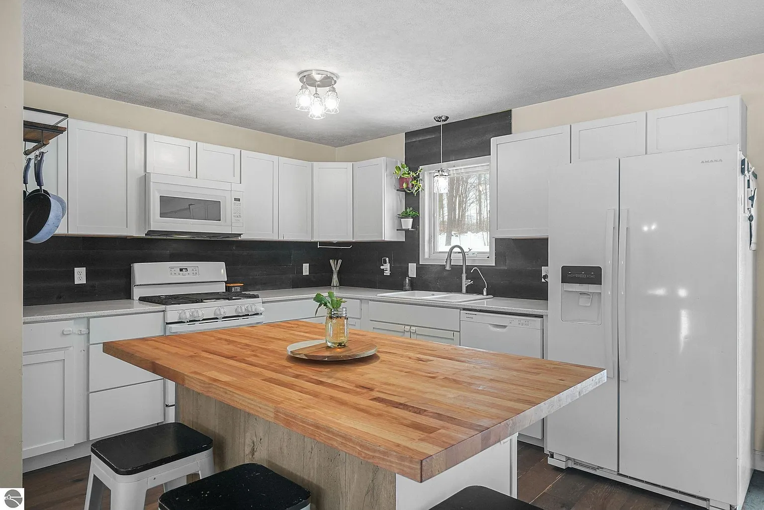 1967 Black Bark Ln photo 1