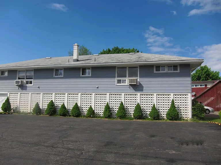 17 Durkee St — Photo 9