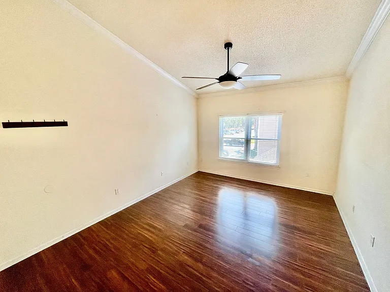 1601 Nectarine St #I6 — Photo 2
