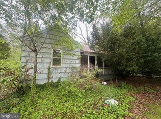 704 E Forest Grove Rd, Vineland, NJ 08360