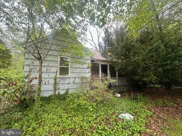 704 E Forest Grove Rd, Vineland, NJ 08360