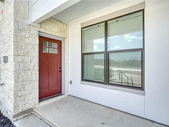 2nd image of 2115 Jax Dr