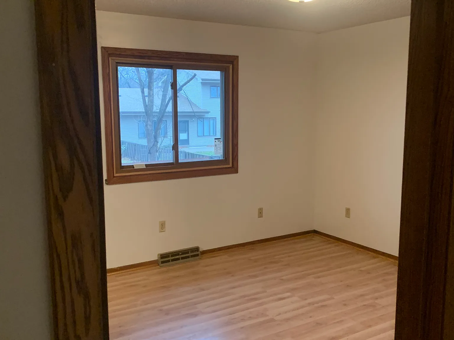4 bed, 2400 sqft, $2,795 — Photo 3