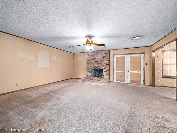 4th image of 3316 Fresno Ct