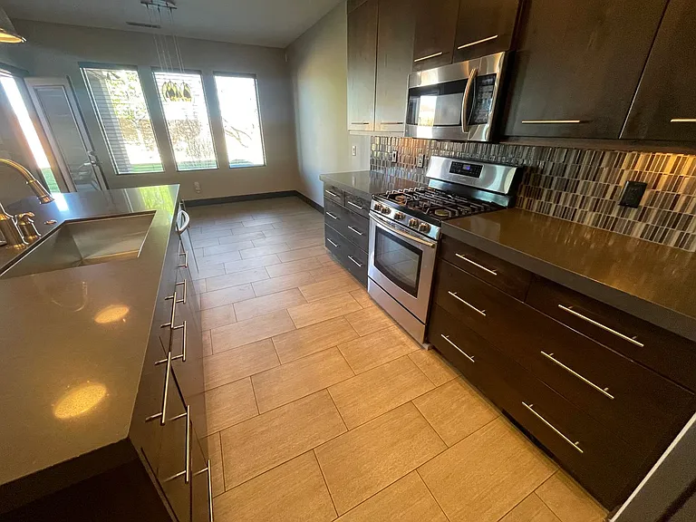 2676 S 3030 E — Photo 8