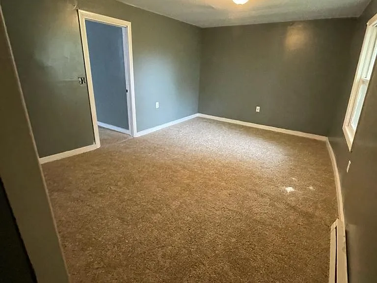 735 Burden Ave #3 — Photo 8