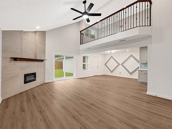 3rd image of 3415 Lapstone Dr