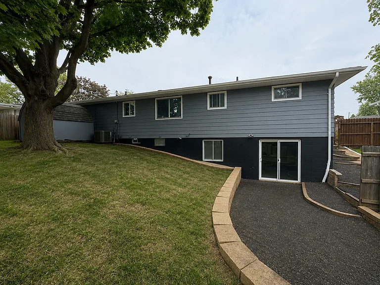 3202 W Birkshire Dr — Photo 4