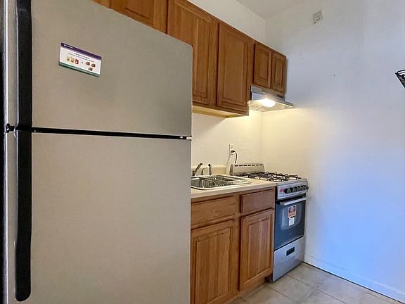 3rd image of 116 E 117th St APT 2N