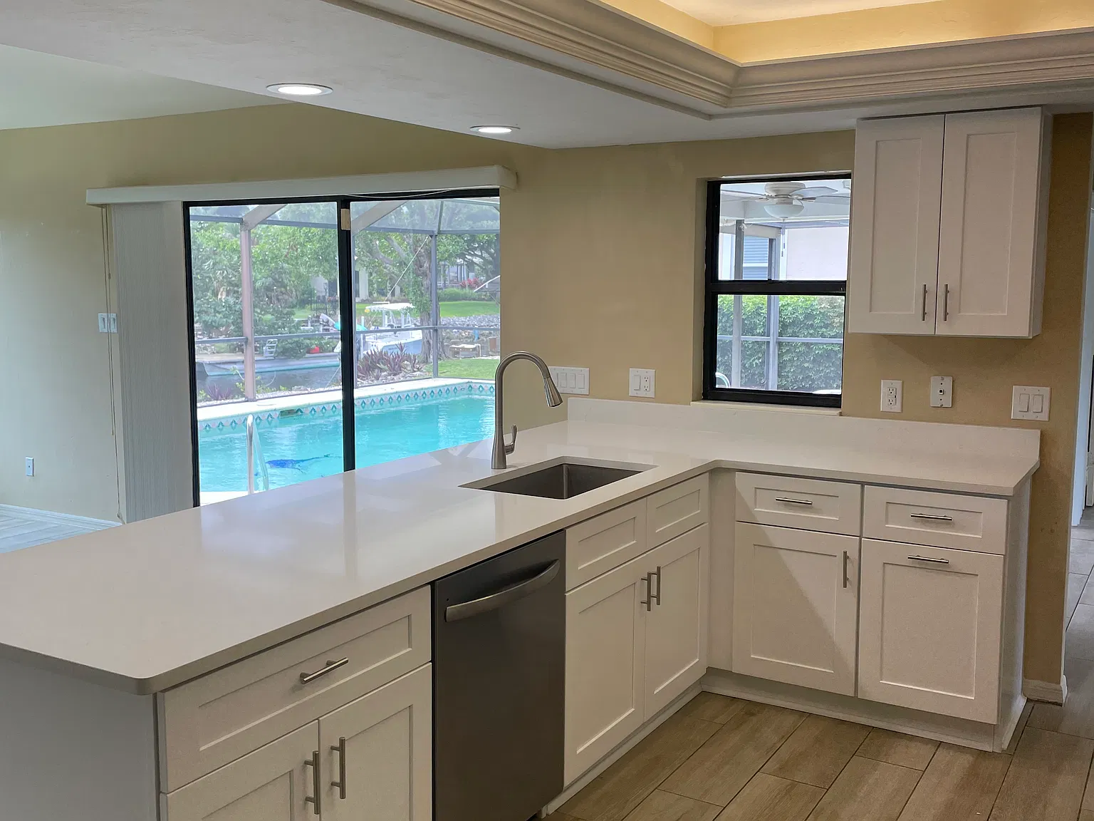 2584 Longboat Dr — Photo 3