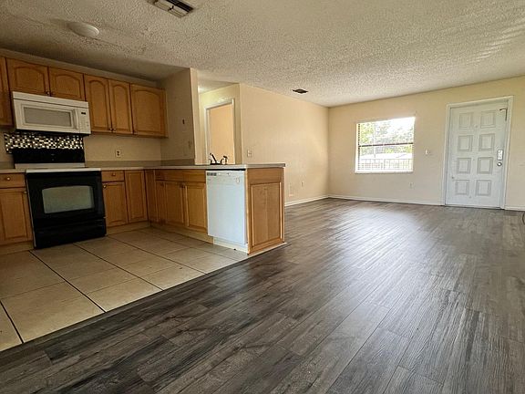 3rd image of 213 McKay Dr APT L