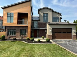 440 Limekiln Dr, Chambersburg, PA 17201