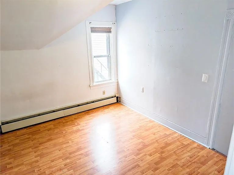 53 Bancroft St #3 — Photo 8