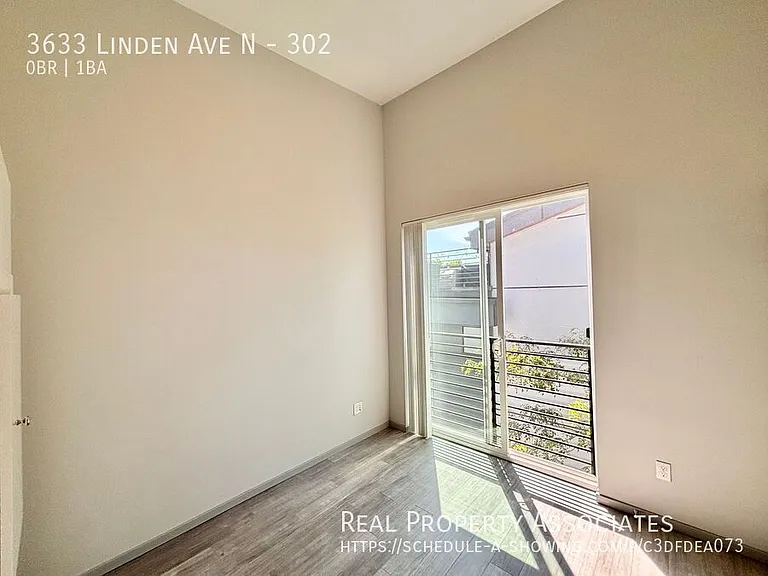 3633 Linden Ave N — Photo 15