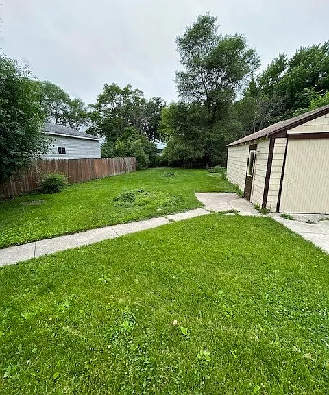 914 N Elm Ave — Photo 26