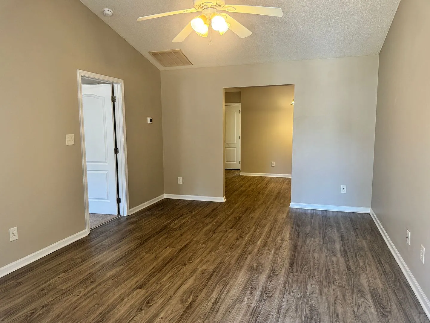 Convenient 3 Bedroom, 2 Bathroom House in Winston-Salem! — Photo 4