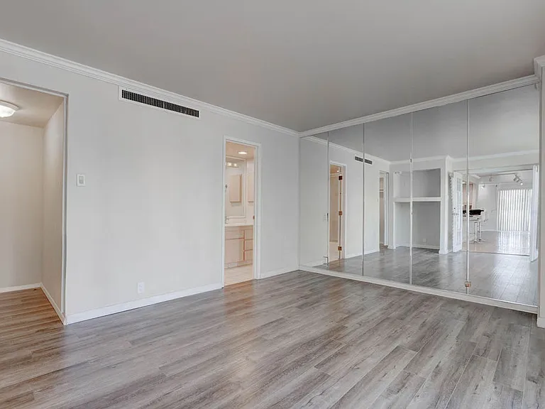 3111 Bel Air Dr #3A — Photo 28