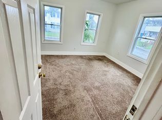 57 Elm St APT 1, Webster, MA 01570