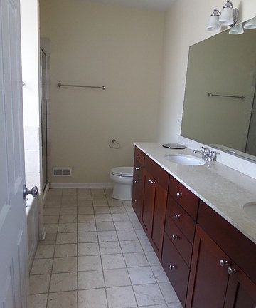 5th image of 1820 W Norwood St APT G