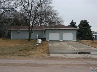 301 NE 13th St, Beresford, SD 57004