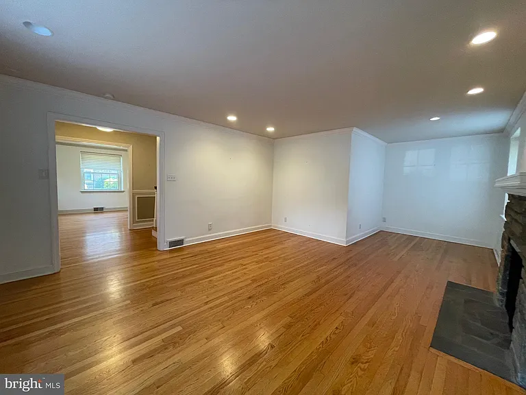 510 Monroe Rd — Photo 6