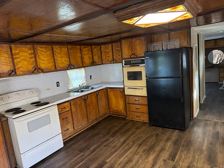 1506 Maple St — Photo 5