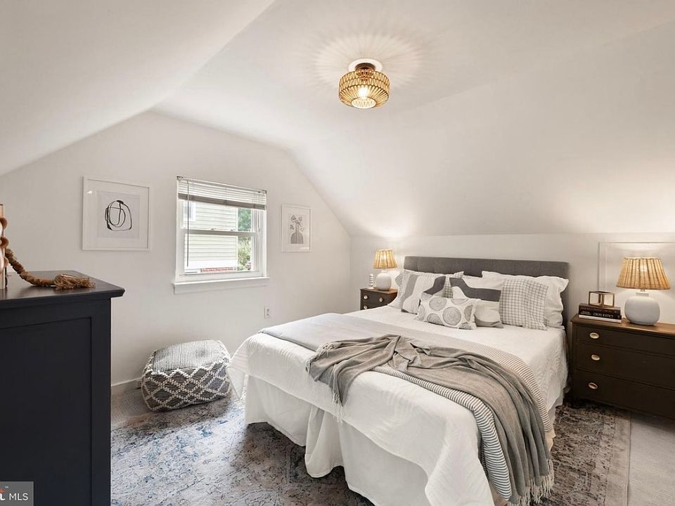 1st image of 10211 Calumet Dr #1