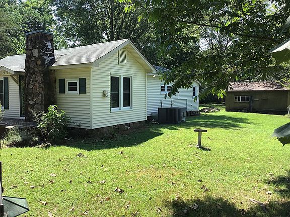 Right side view of house