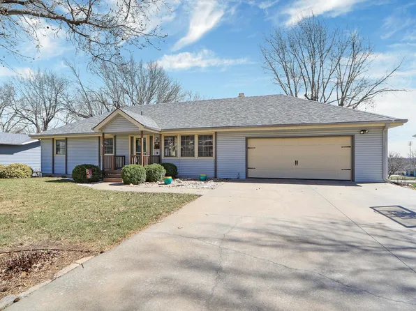 1808 Cedar Crest Dr, Manhattan, KS 66503