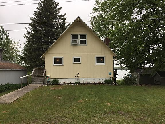 2nd image of 945 E Hess Lake Dr