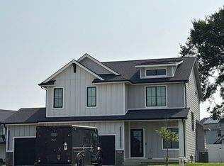 5429 150th St, Urbandale, IA 50323