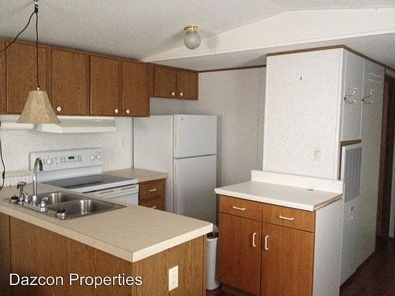3rd image of 118 Amber Ln