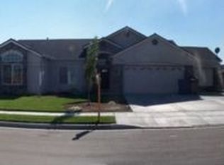 1655 Tulip St, Lemoore, CA 93245