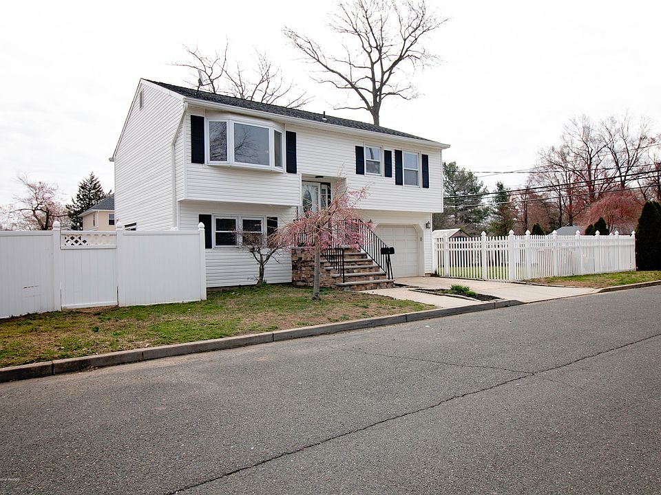 1st image of 11 Grove St