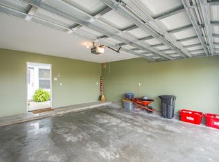 1717 Kemah Village Dr, Kemah, TX 77565