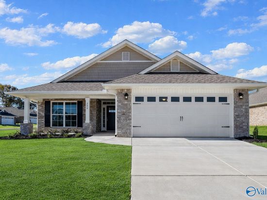 106 Sidney Ruth Dr, New Market, AL 35761