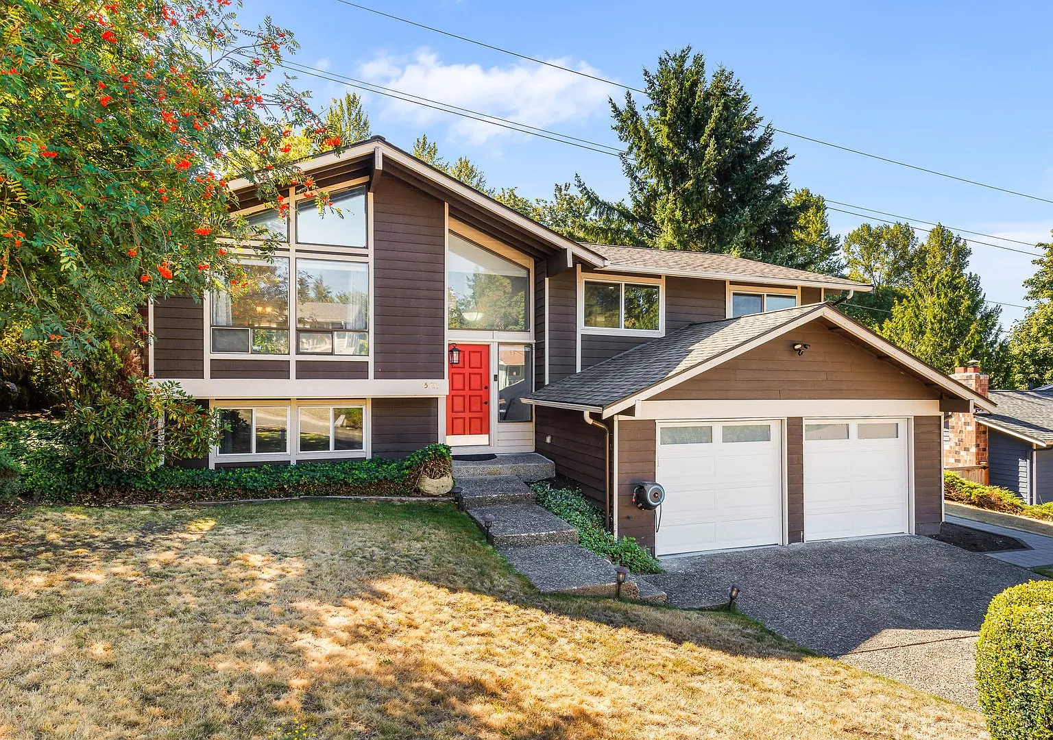 Beautiful 4 Bedroom Home on Quiet Cul-de-Sac Ideal for Multi-Generational Living! — Photo 1