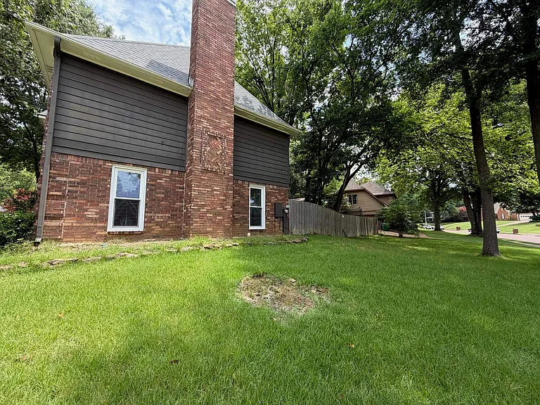 2910 Foster Dale Cv — Photo 7