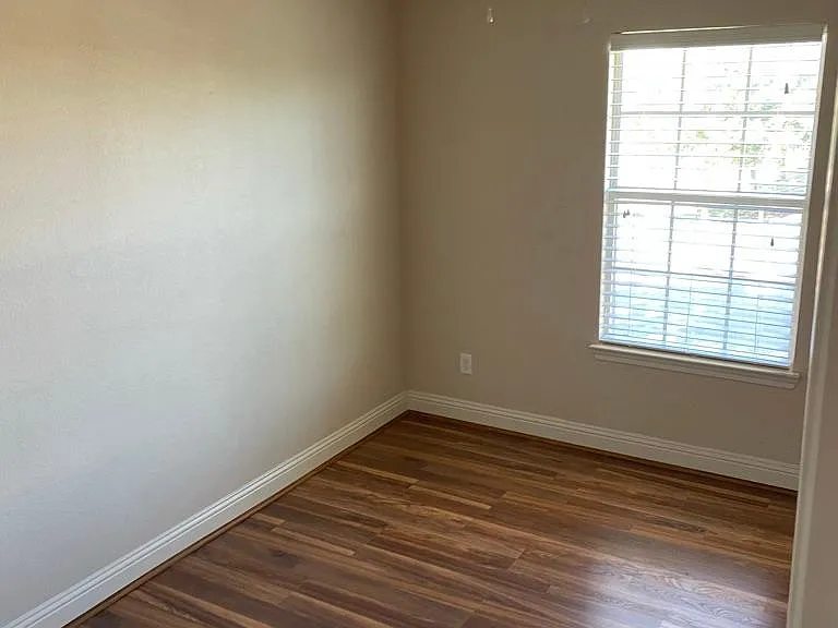 Bedroom. 2