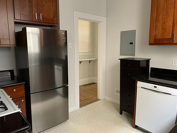 3rd image of 455 9th Ave APT 1