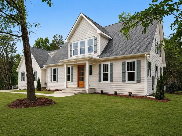 420 W Corbin St, Hillsborough, NC 27278